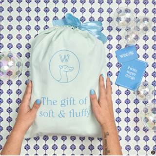 A non-electronic inhaler with oil infusion sachets